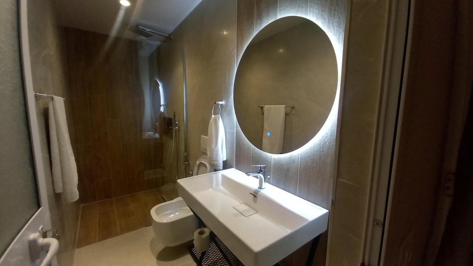 Hotel Aglon Vlore Bagian luar foto