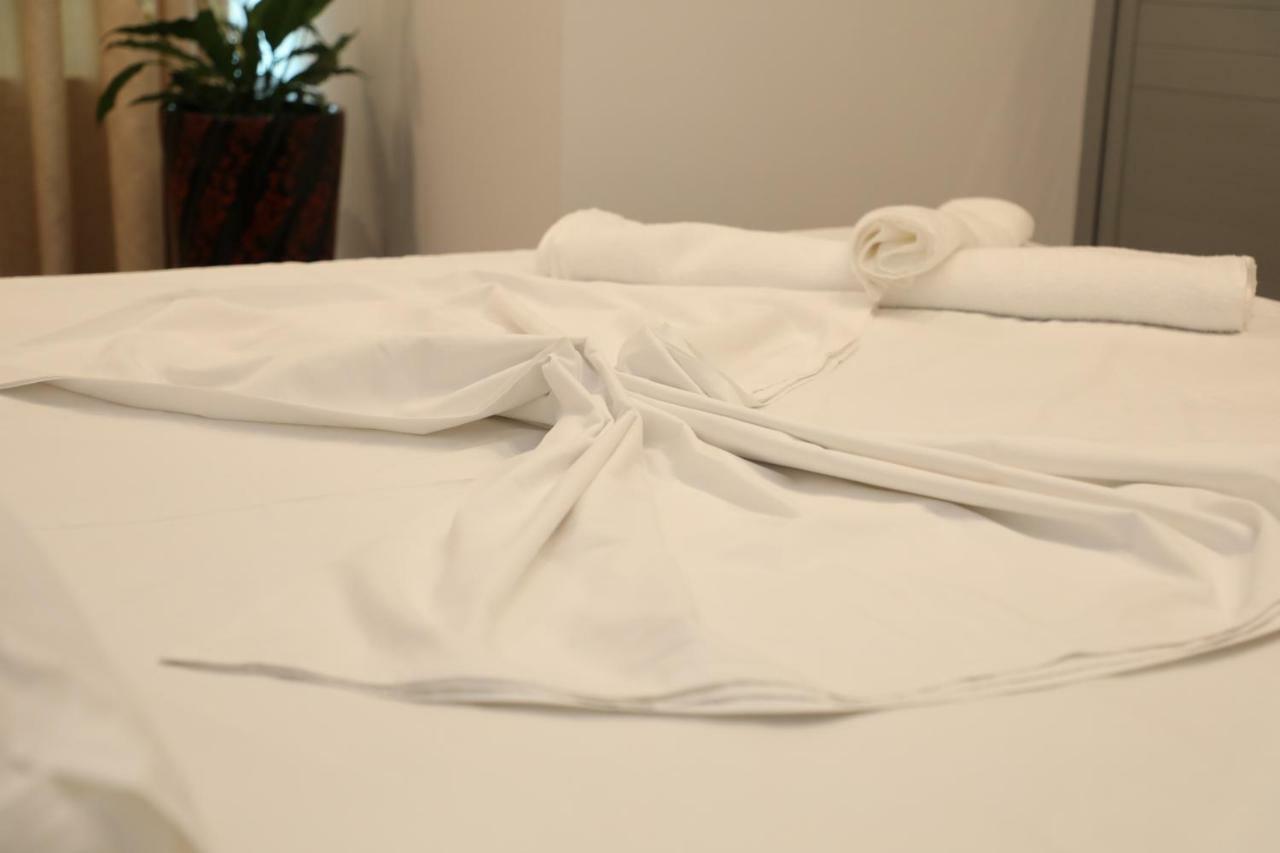 Hotel Aglon Vlore Bagian luar foto