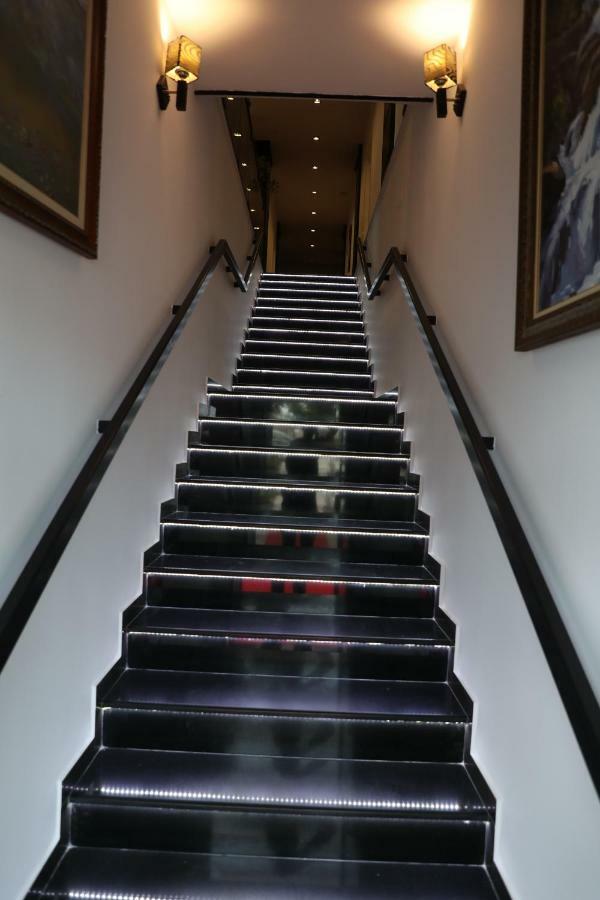 Hotel Aglon Vlore Bagian luar foto