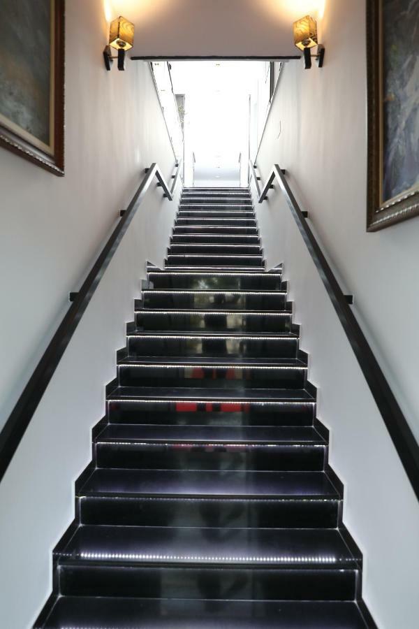 Hotel Aglon Vlore Bagian luar foto